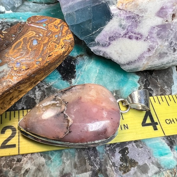 Peruvian pink opal pendant (A-6) - Picture 4 of 7